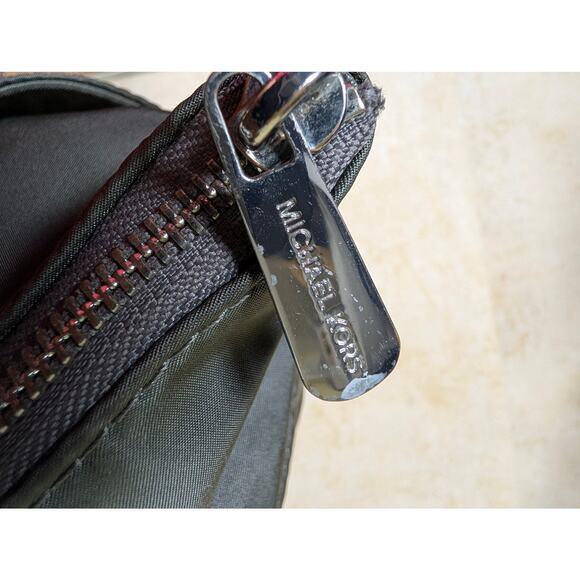 Michael Kors Tote – Graphite Nylon Silver Hardware Everyday Durable Tote185 - Picture 4 of 11